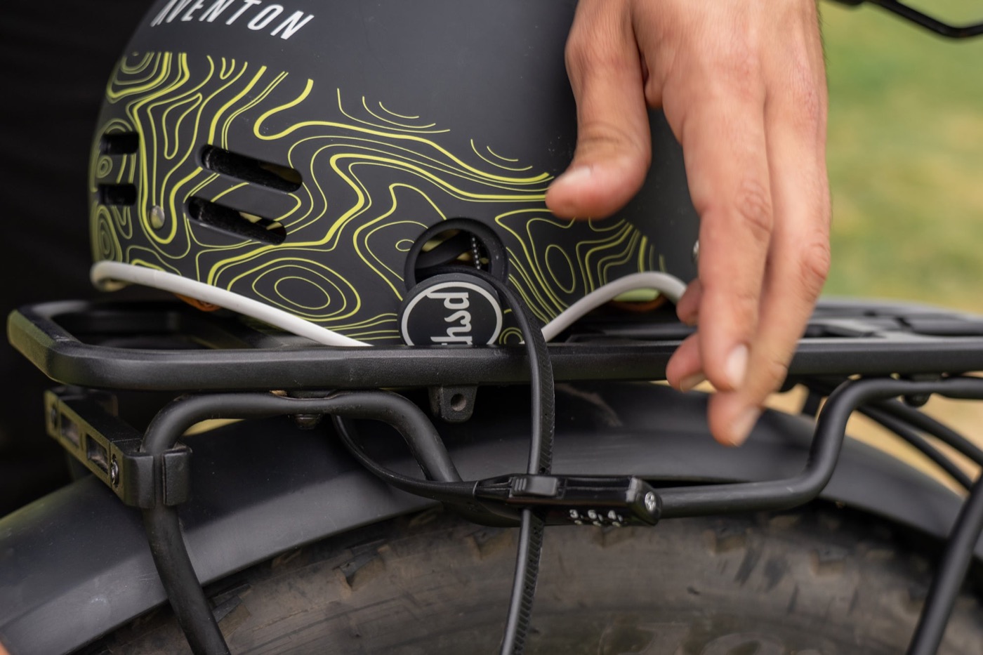 Aventon Zip Lock
