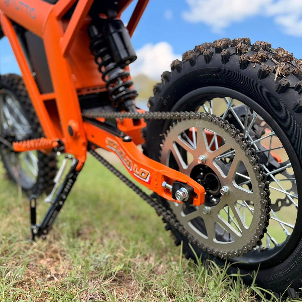 Chain drive and rear sprocket