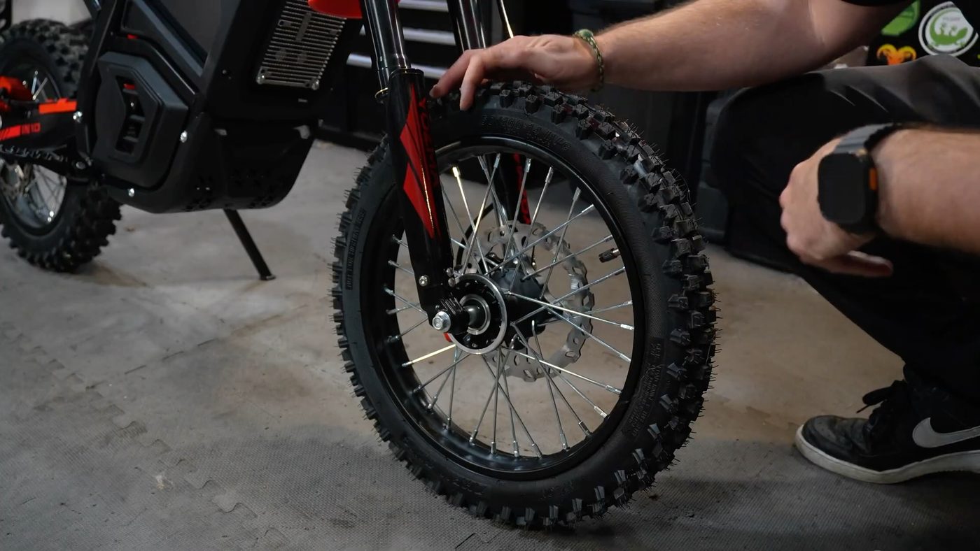Front 60/100-14 wheel of the Yozma IN 10