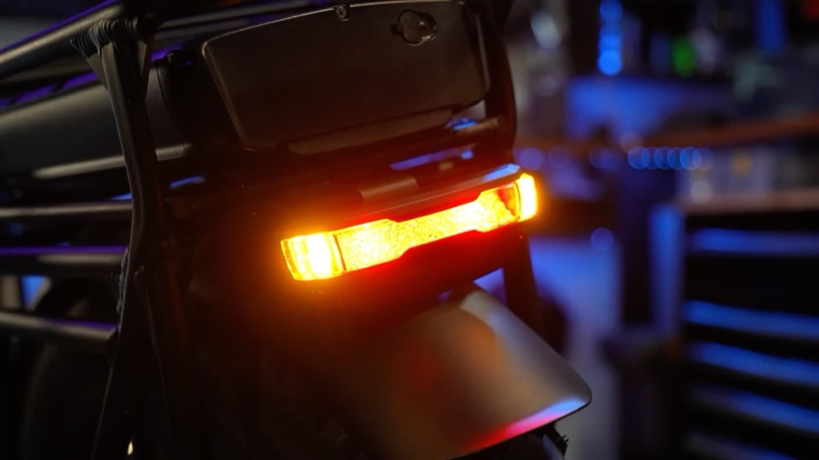 Integrated tail light lit up
