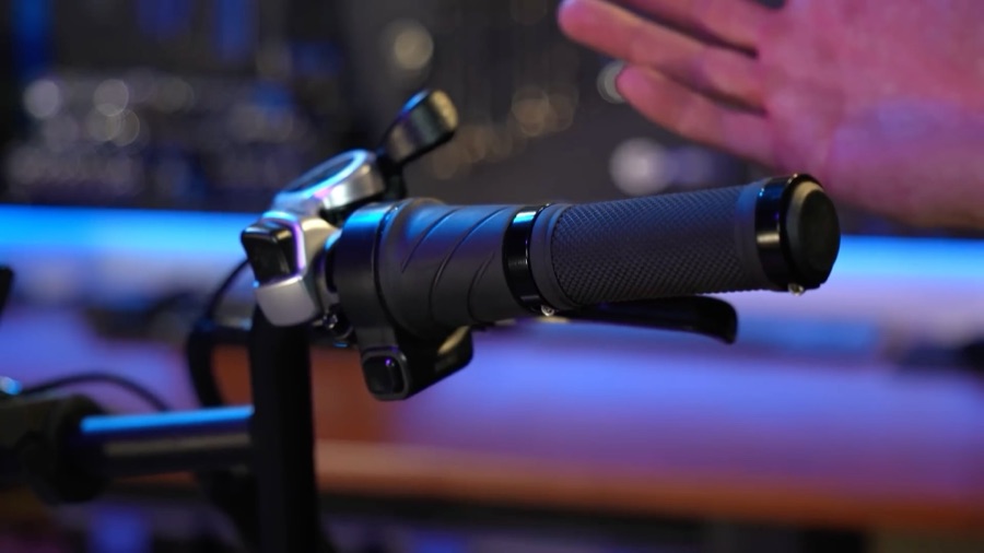 Twist throttle and Shimano thumb shifter