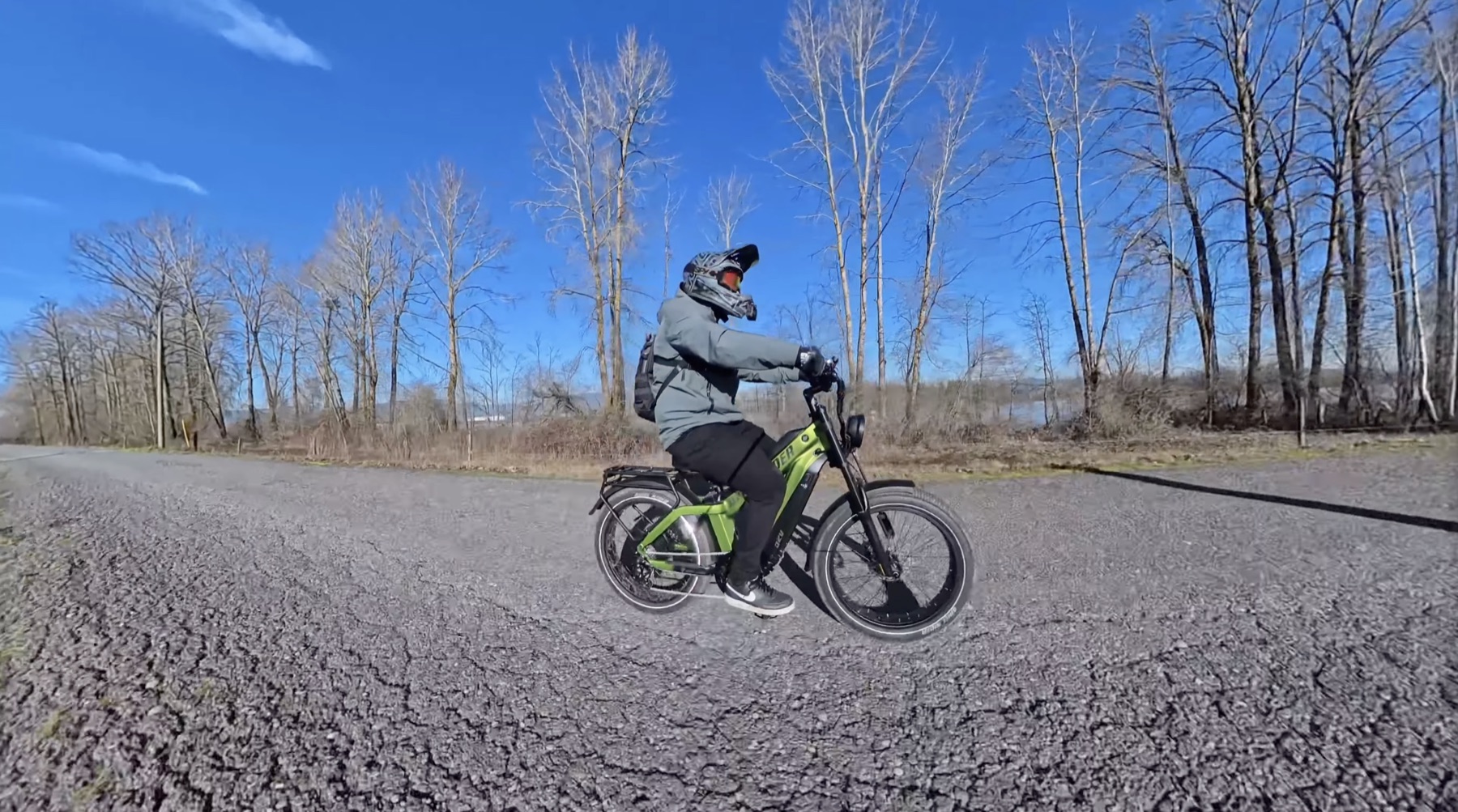 Kepler Dual Battery riding away