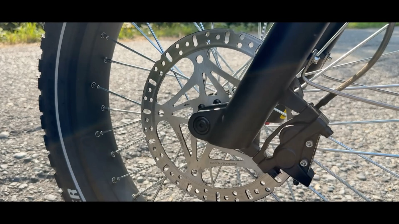 Mudd 72V four-piston brake caliper and 220mm rotor